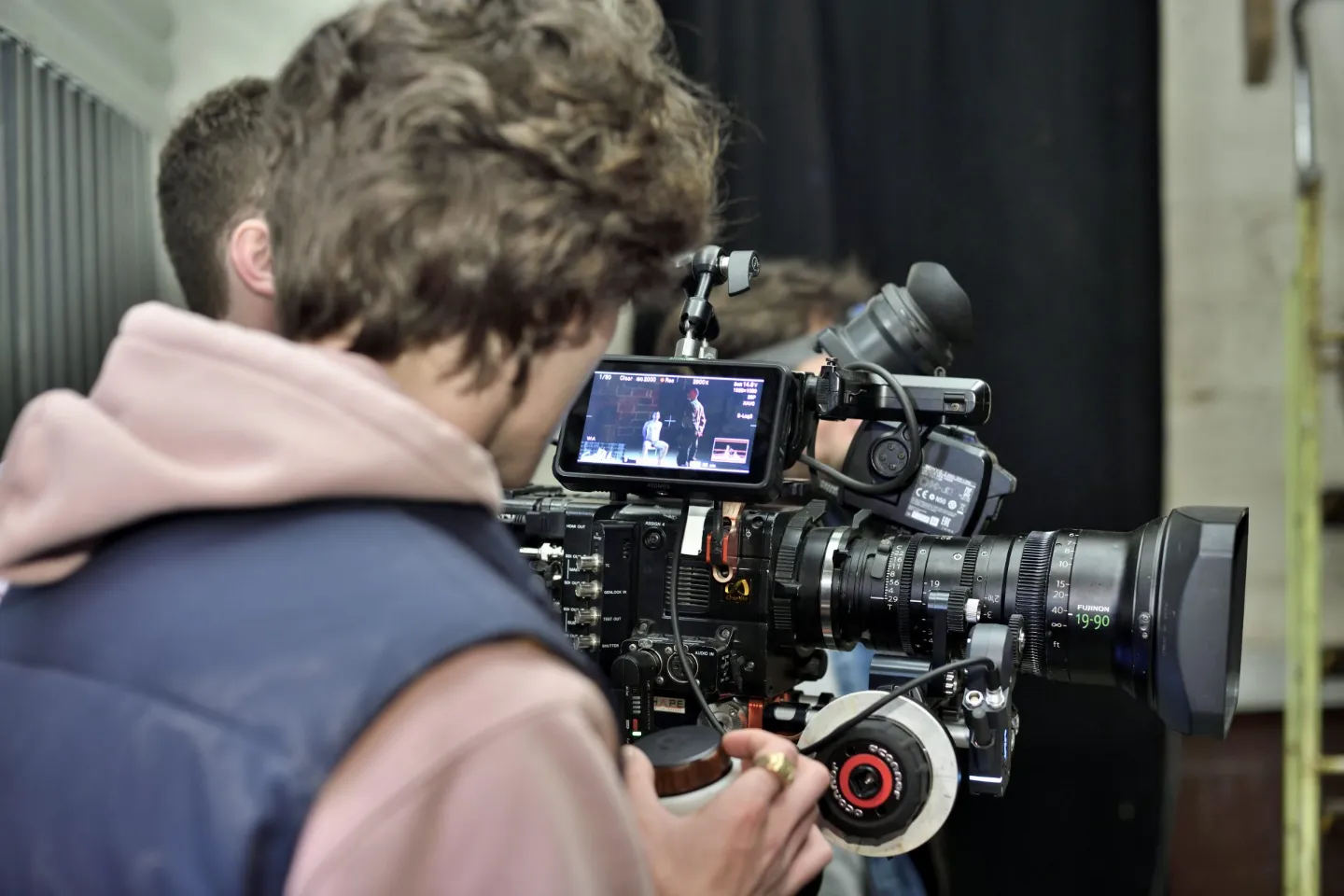 Photo élèves ESRA Cinéma caméra showrunner